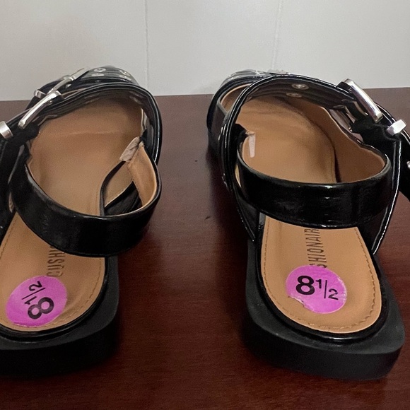 Cushionaire wander black shoe Maryjane flat silver buckle faux leather 8.5 nwot - Picture 10 of 12